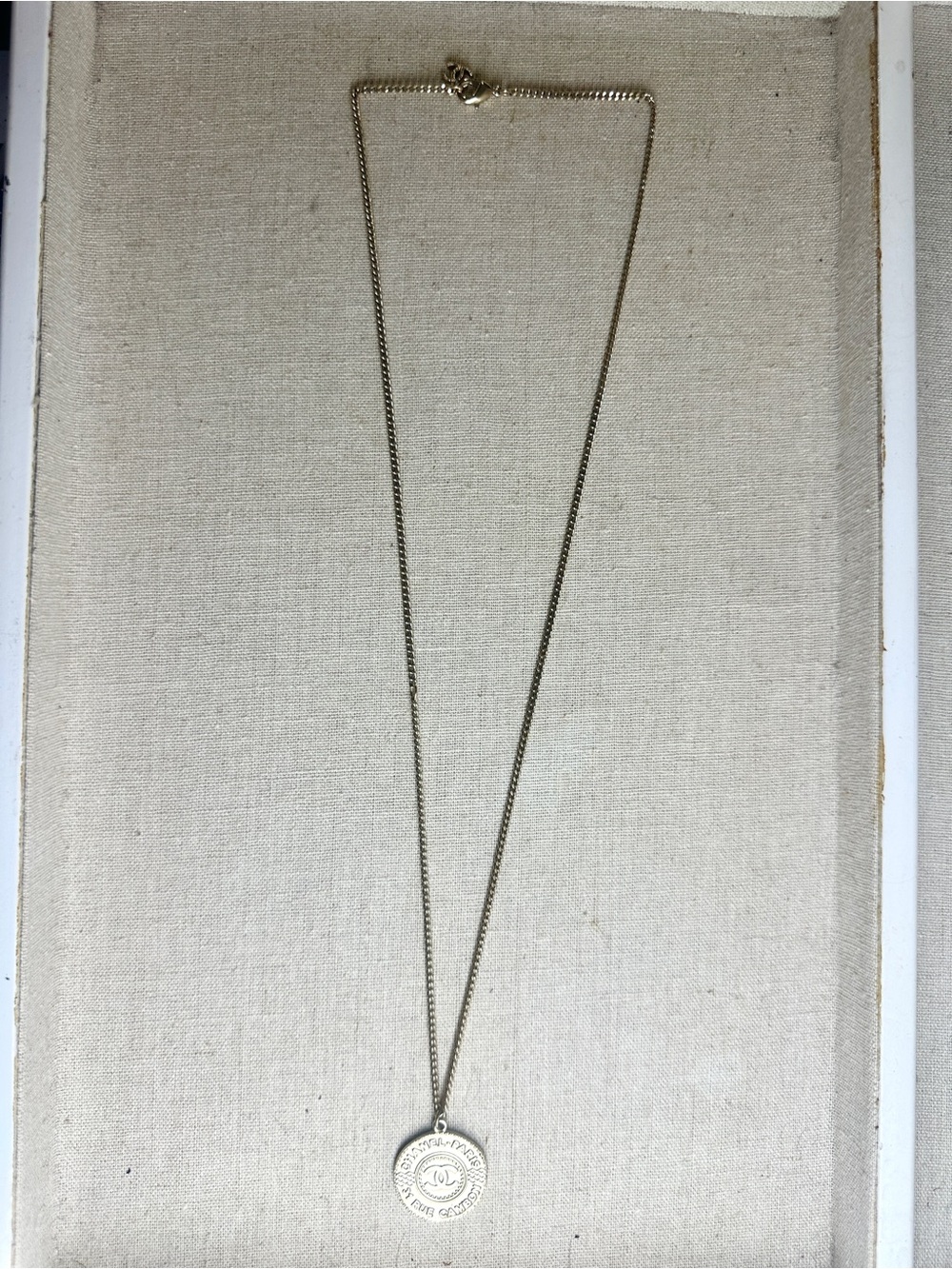 CHANEL vintage authentic 31 Rue Cambon Gold Logo Medallion Pendant Necklace